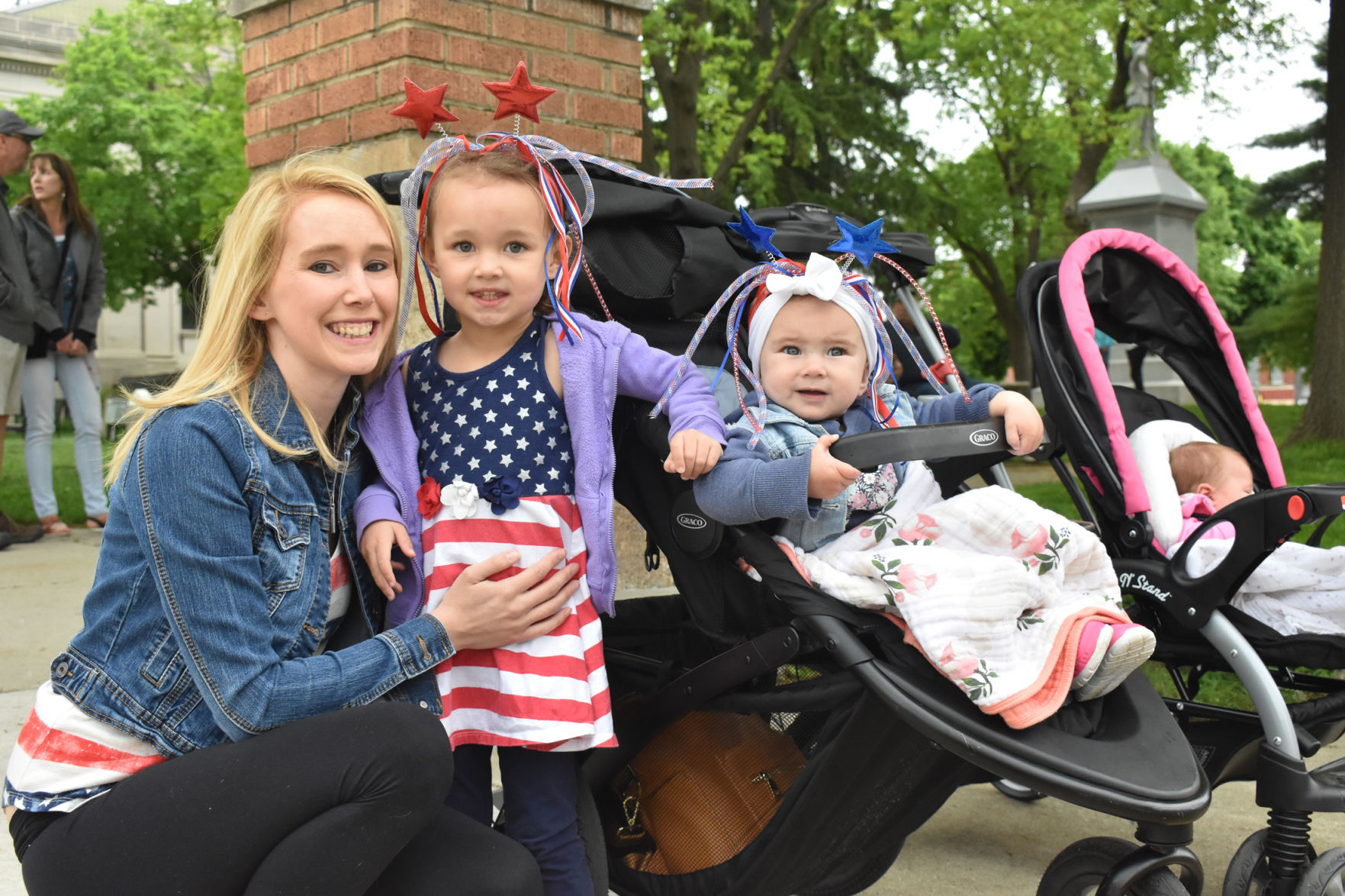 Erin, Savannah and Nova during parade